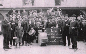 Harmonie in 1907 bij een rondwandeling naar vakantiekolonie op het Gatbroek.